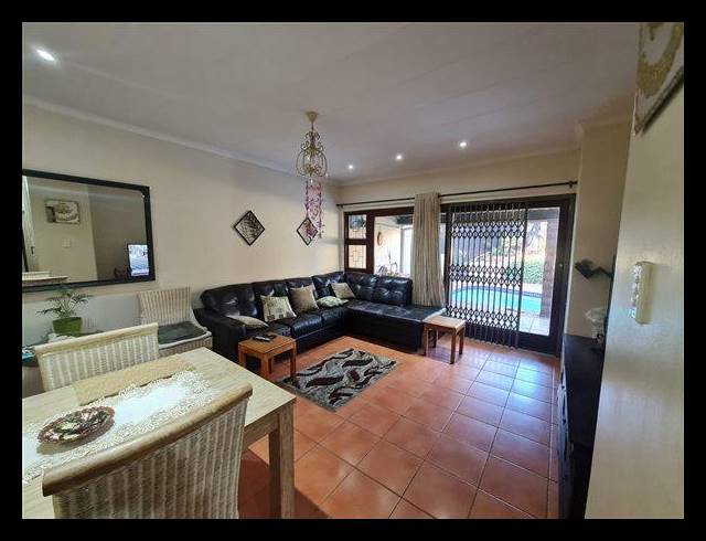 2 BEDROOM SIMPLEX FOR SALE IN MORNINGSIDE